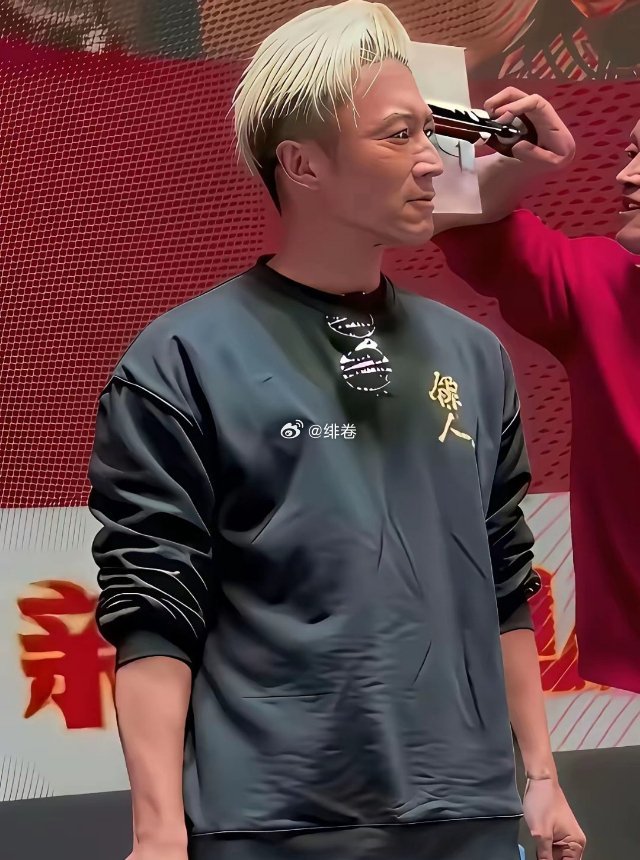 吴京和谢霆锋在活动现场，明显谢霆锋这是真生气了