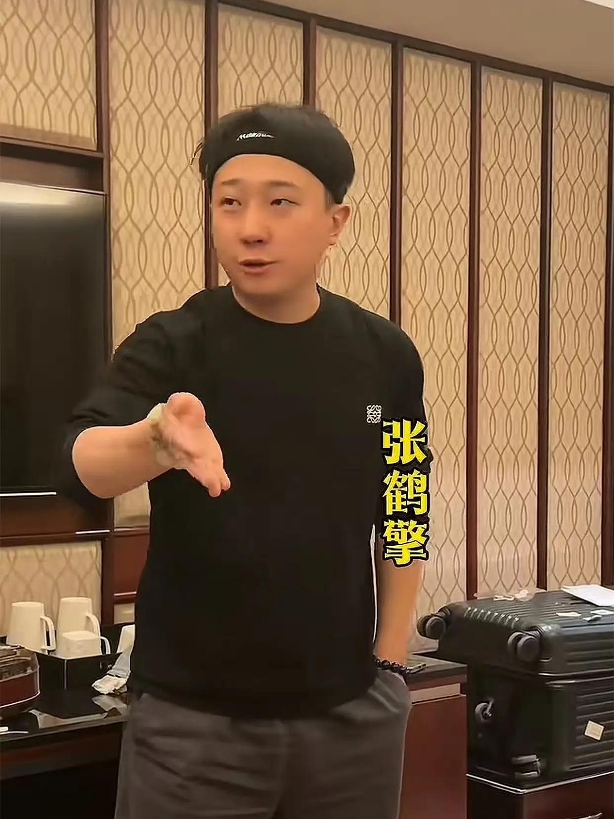 【相声演员张鹤擎担任重要岗位，加入德云社羡慕多少人，你怎么看？】近日，德云社相