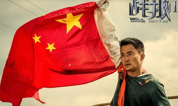 筹拍《战狼2》的时候，吴京给于谦打电话，说得很直接：“谦哥，我有个戏想请您来客串