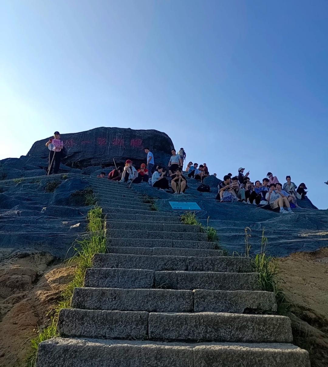 在这个快节奏的时代，旅游已成为许多人逃离喧嚣、放松心情的最佳方式。然而，随着旅游