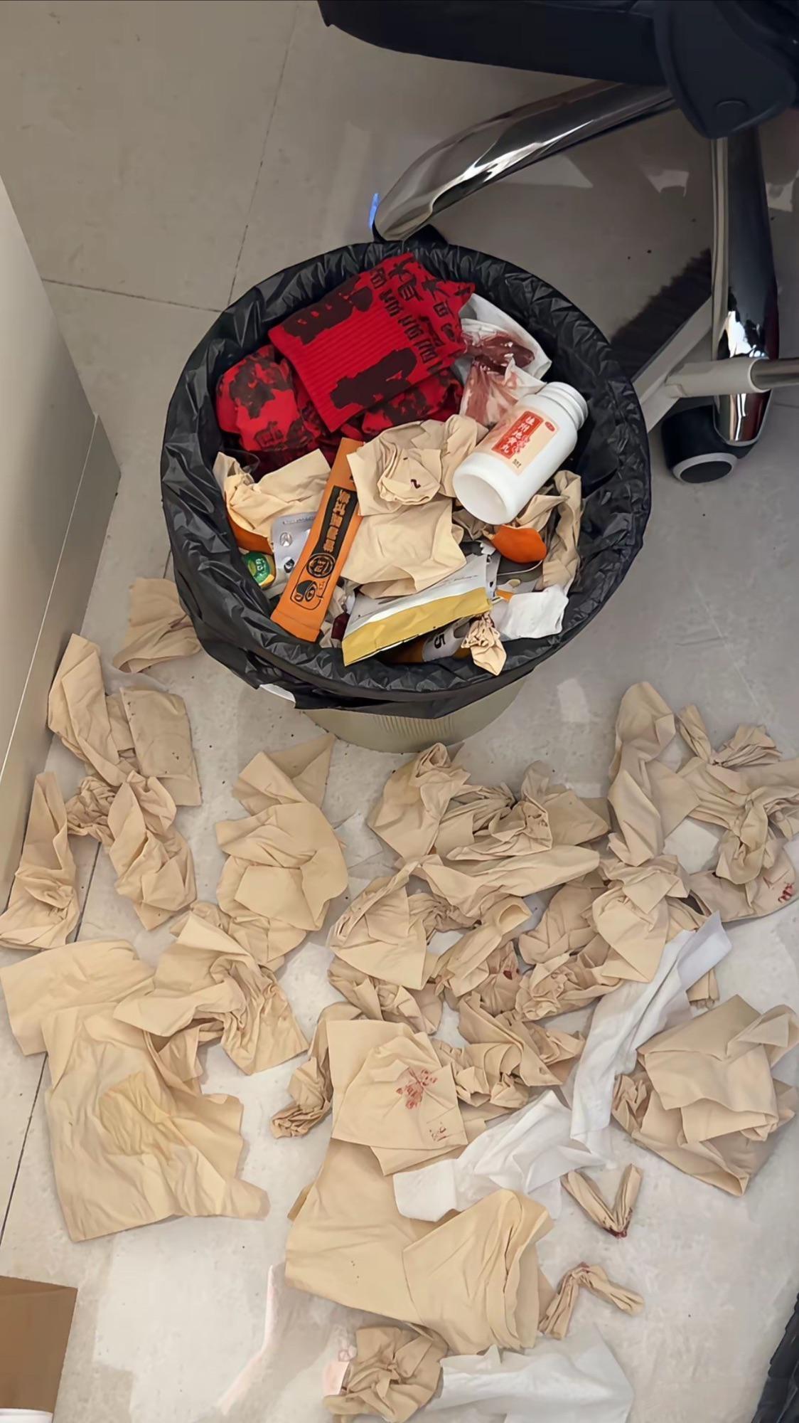 这怎么垃圾桶是摆设吗