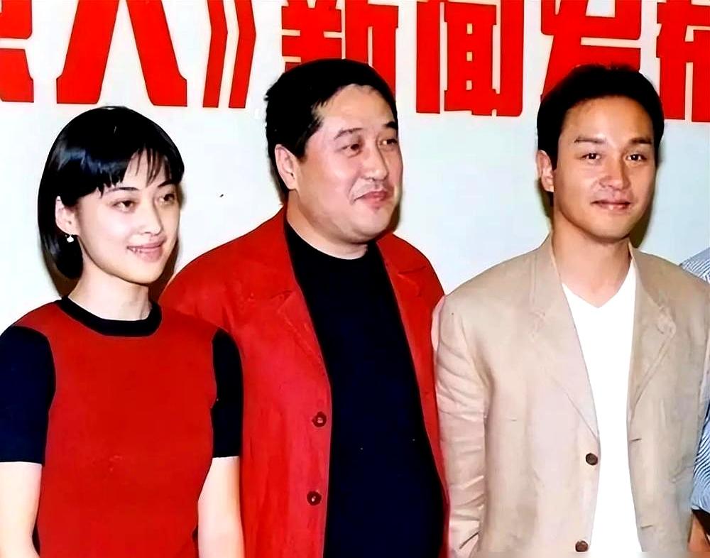 41岁抛下一切去追爱，到头来一场空，值不值？当年大导演叶大鹰为了19岁的梅婷，