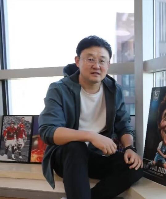 我们把孙继海想简单了，一直以为他只是培养孩子们踢足球，后来一查，他的足球培训