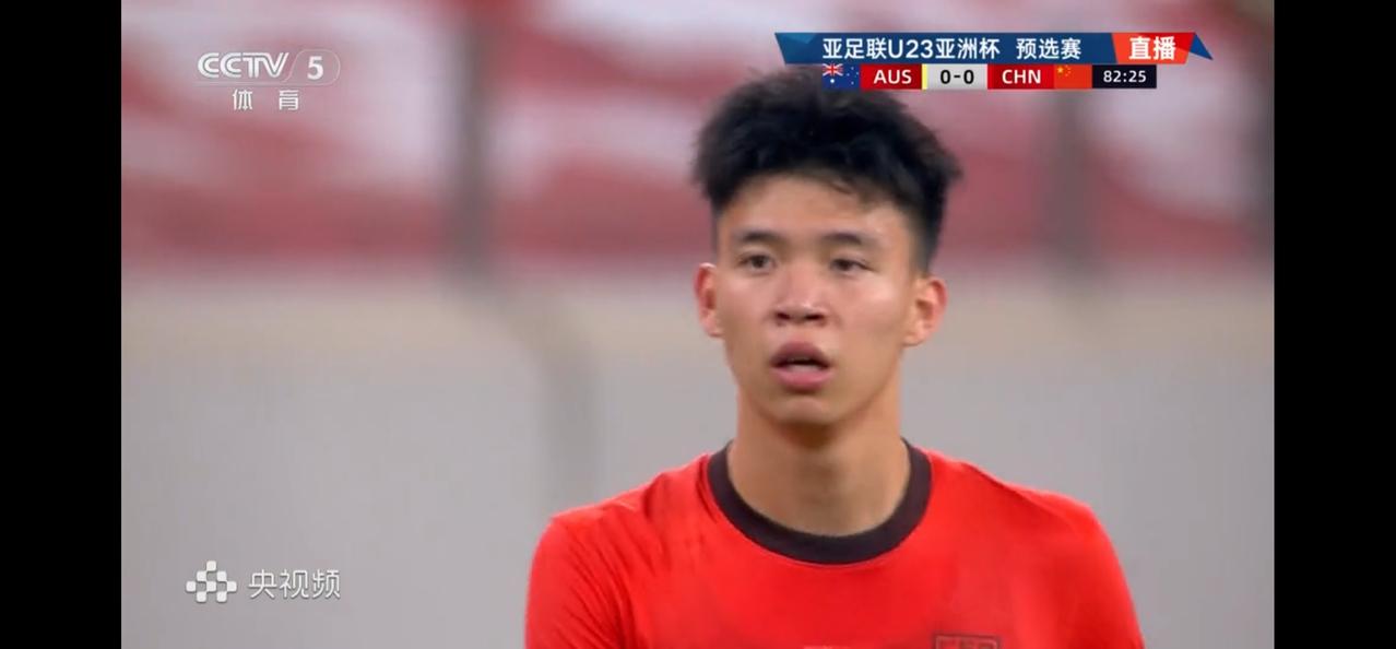 国足0-0闷平澳大利亚，积7分，进12球失1球，排在第二小组第二，基本锁定了出线