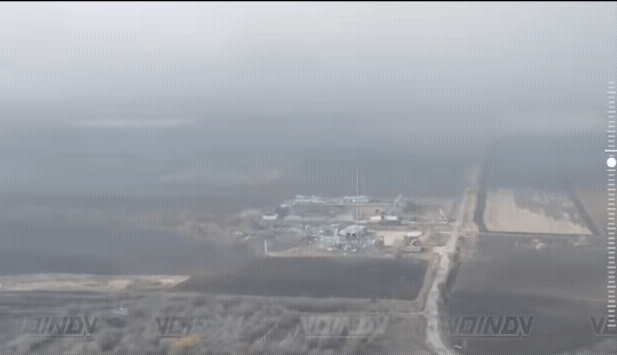 这爆炸威力实在太惊人！俄军扔了一枚杀手锏到乌军临时部署点上，有点丧心病狂！在扎波