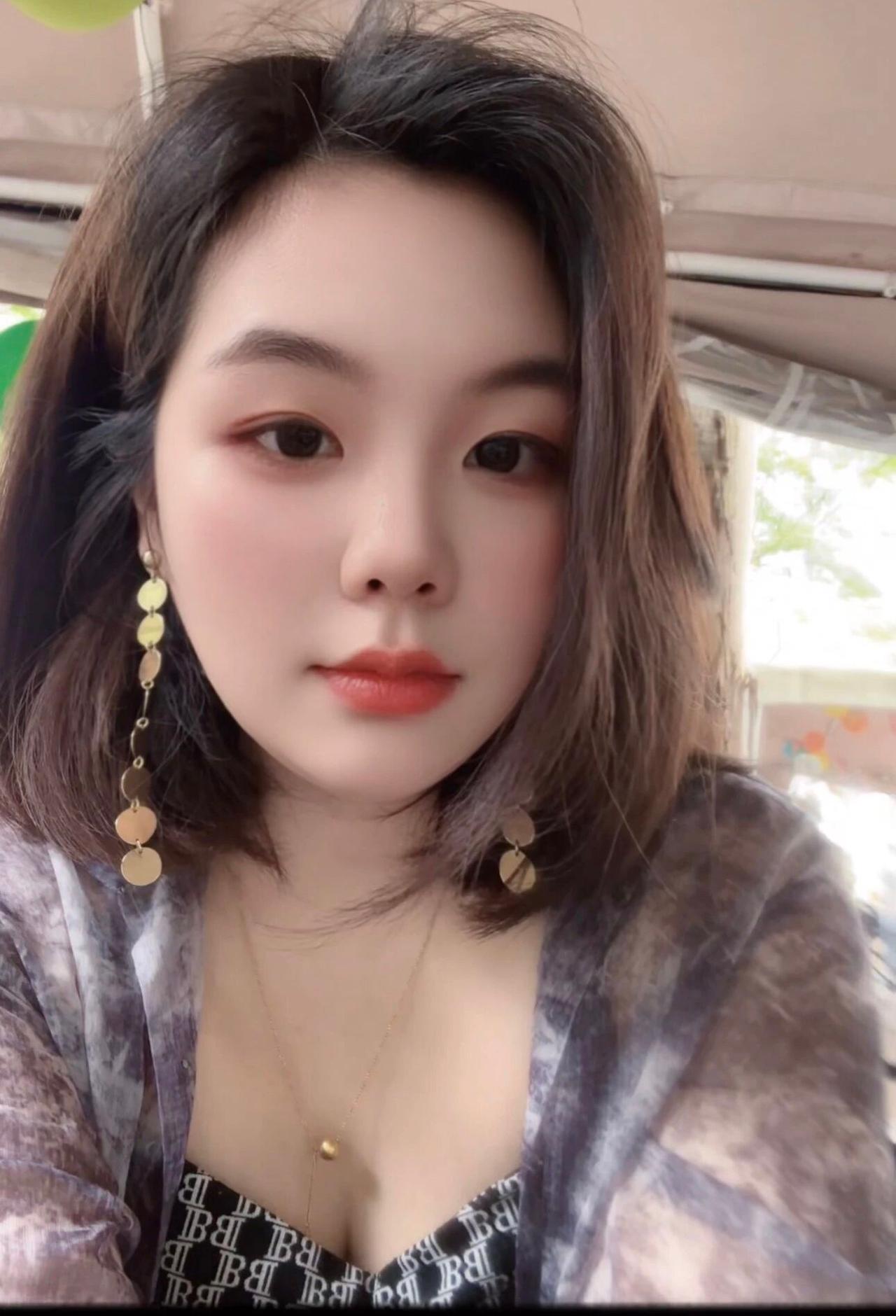 优秀孩子背后，都是默默付出的家长人们总羡慕别人家懂事优秀的孩子，却很少看见孩