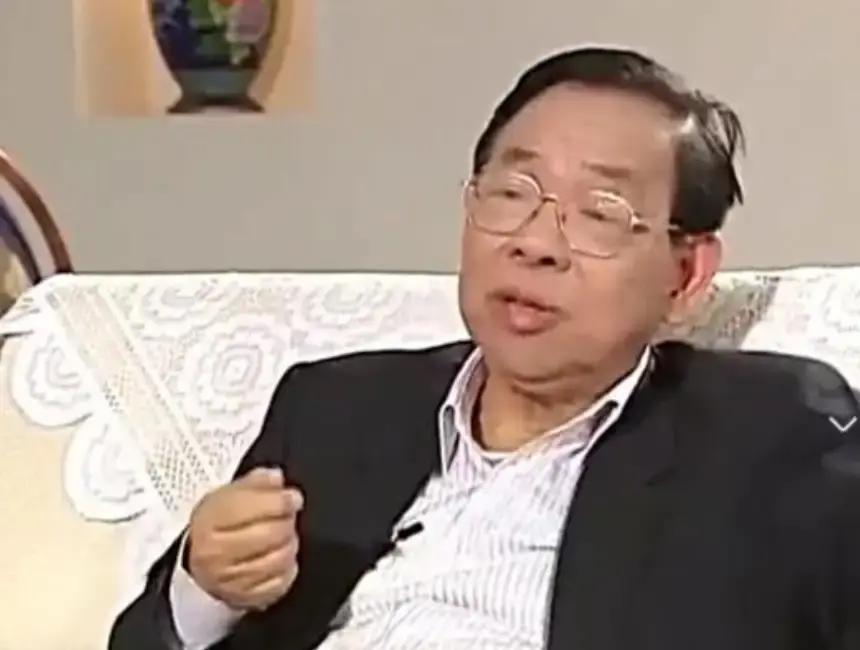 “粪水浇菜”是污染食物的源头？中科院院士曾毅曾认为，农村人用粪水直接浇菜，完全是千百年来流传下的误区