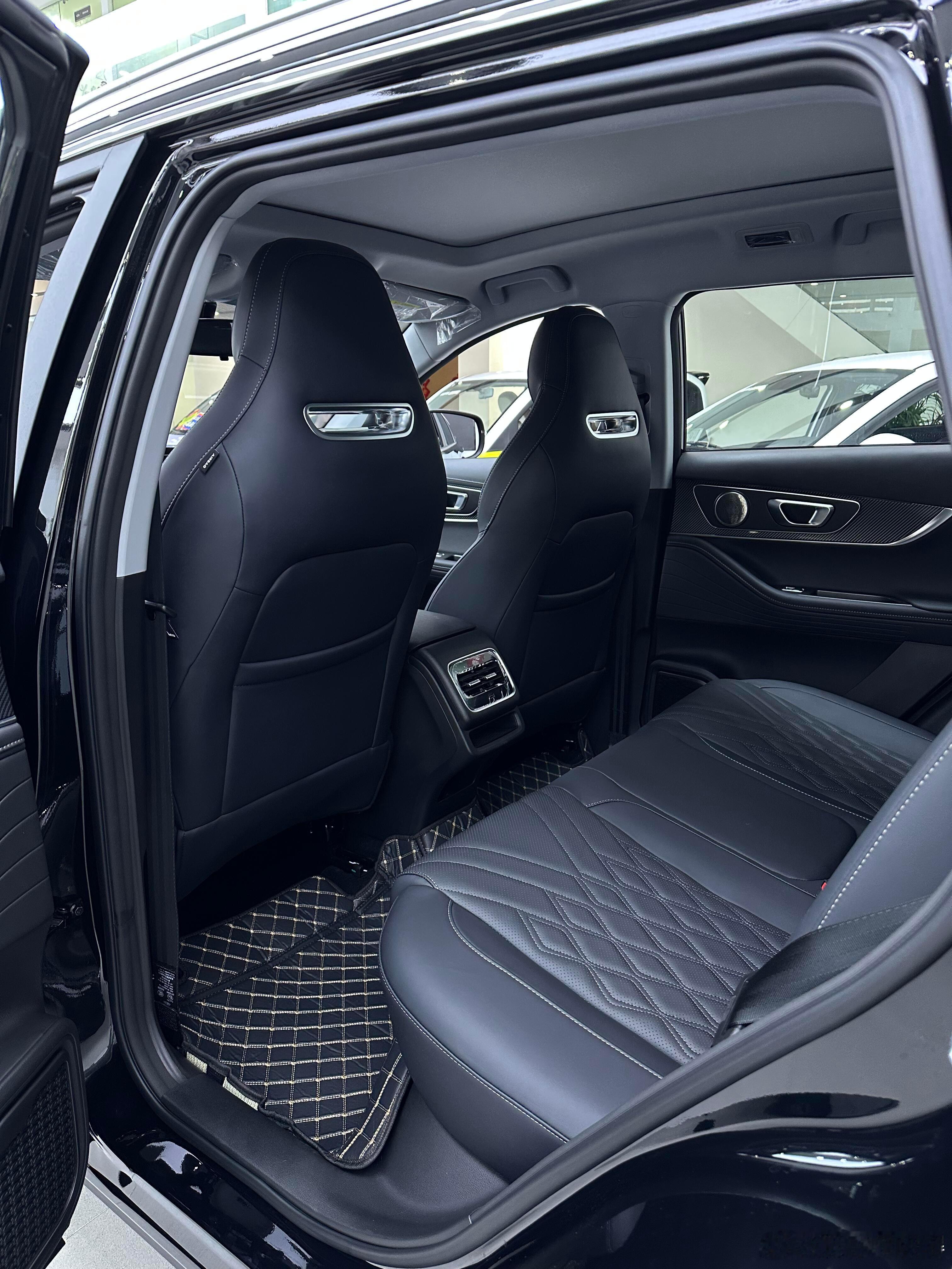 瑞虎7系列的成功，揭示了中国汽车“价值出海”的一个经典范式：不以激进的技术标签取