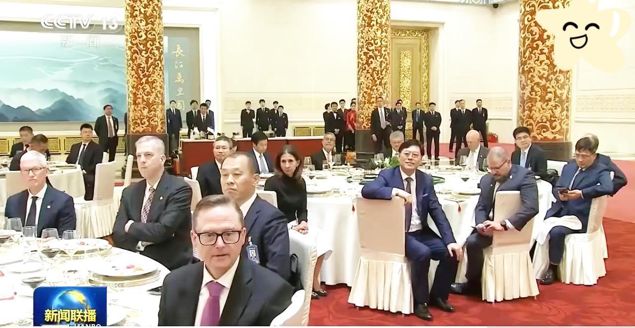 5月14日这场国宴，别的大佬都被网友夸上了天，唯独杨元庆的处境，说一句“全网
