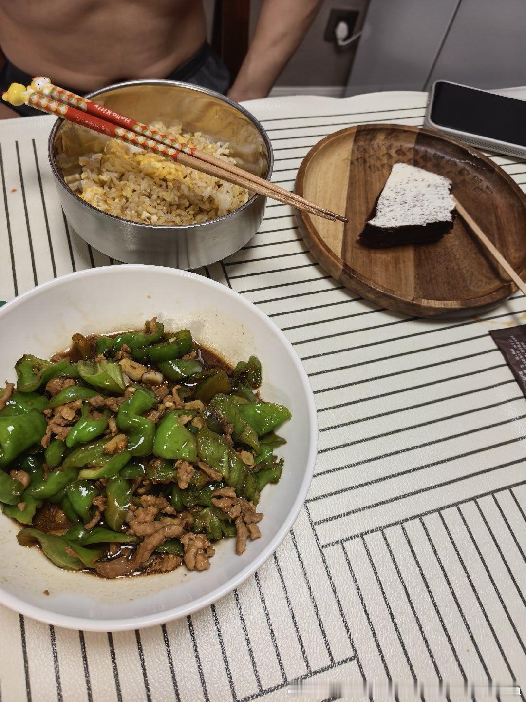 早上麦当劳吃太顶随便搞一点打发两父女午饭要积极