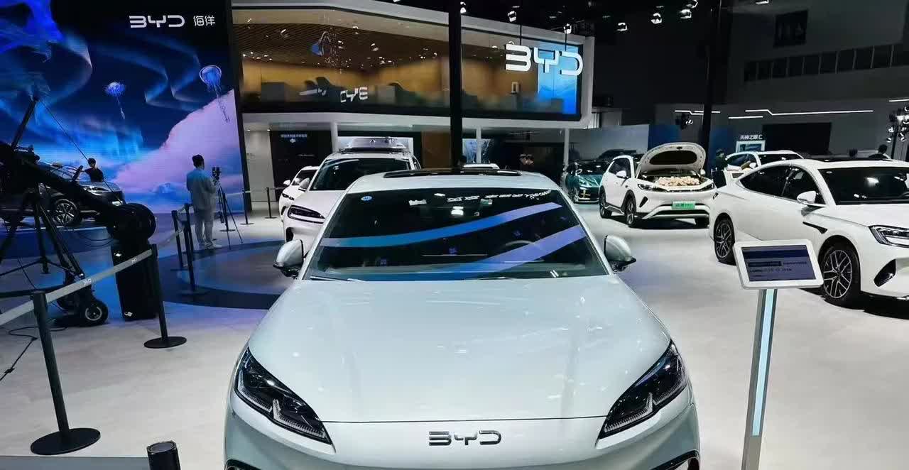 比亚迪海豹06降价至6万！补贴套路深，车主直呼：咬牙借钱也难提车？
