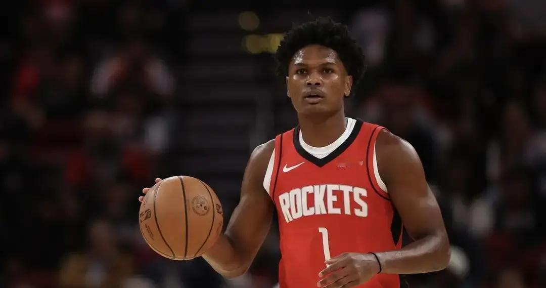 KD一句话，火箭新秀涨薪百万训练场最后一攻，阿门顶着三人硬上。杜兰特直接叫