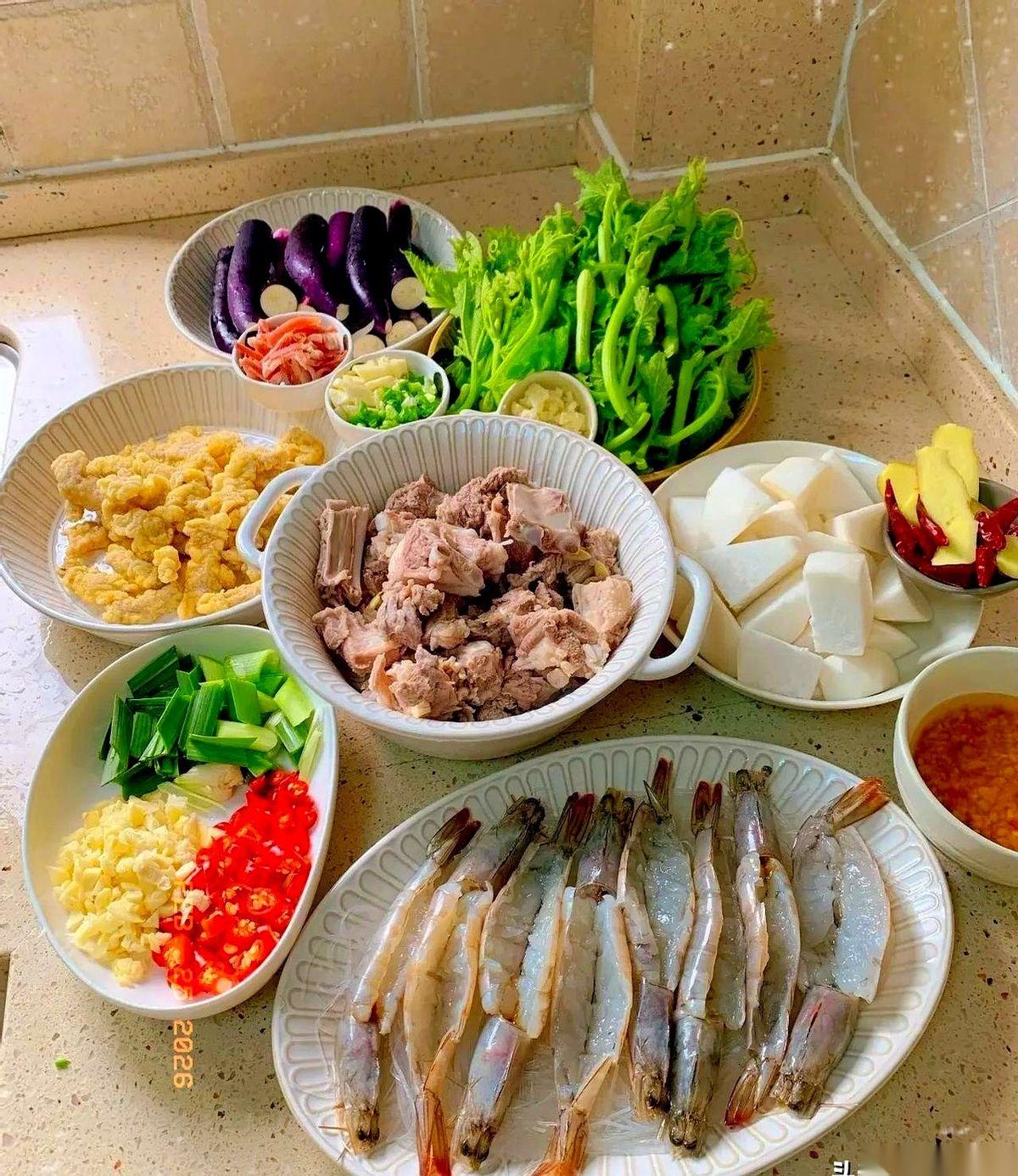 我算是想明白了，以前对着菜谱吭哧吭哧做饭，跟拿着张藏宝图却不知道咋解谜一样，纯属