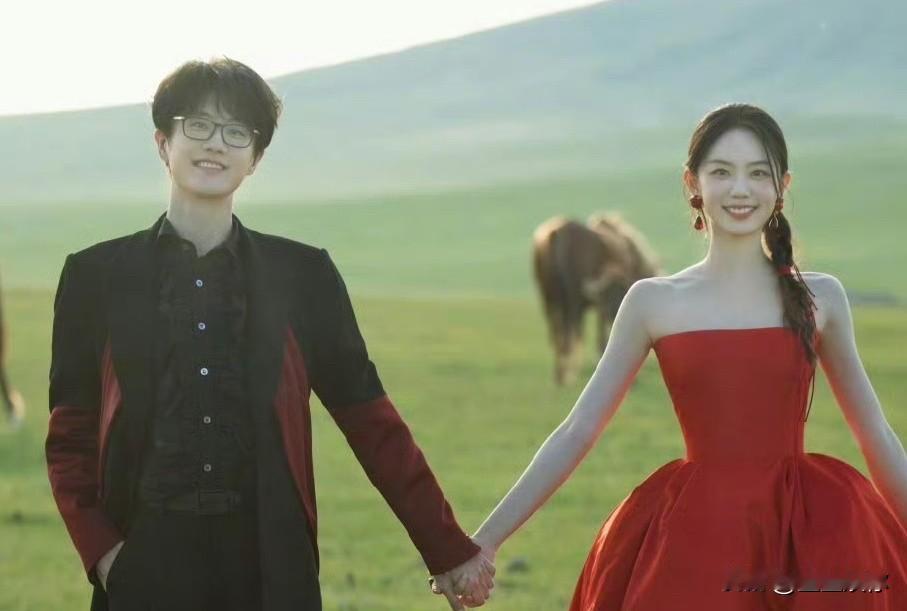 许嵩妻子冯禧，能看出来是目标感极强、肯拼命的女生。她的逻辑就是追求高回报，配套高