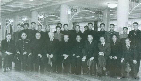 1954年9月，新中国高层军事代表团受苏联邀请首次近距离接触核武器实验期间的合影