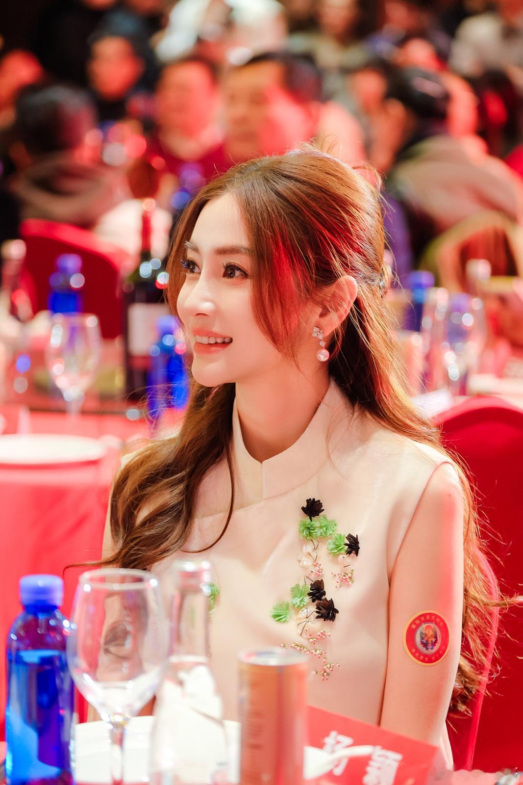 angelababy｜杨颖这组真的超级好看，温婉动人亲和力拉满​​​