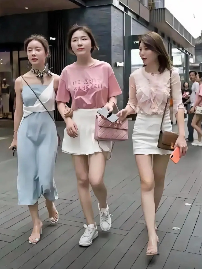 三个人谁最漂亮？如果让你选一个当女朋友，你会选谁？