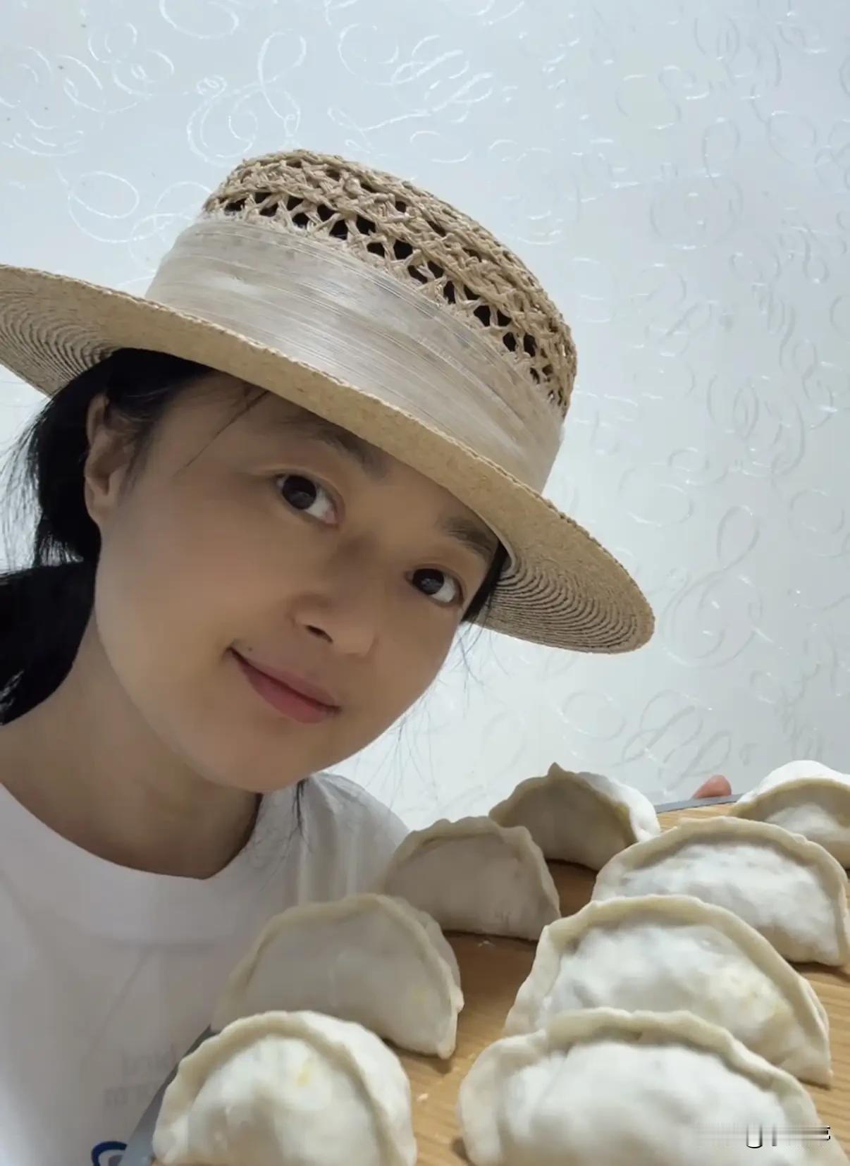 今年的五一假期我没有出门旅游，天天就在家里呆着。好多人都在说我已经40多岁了
