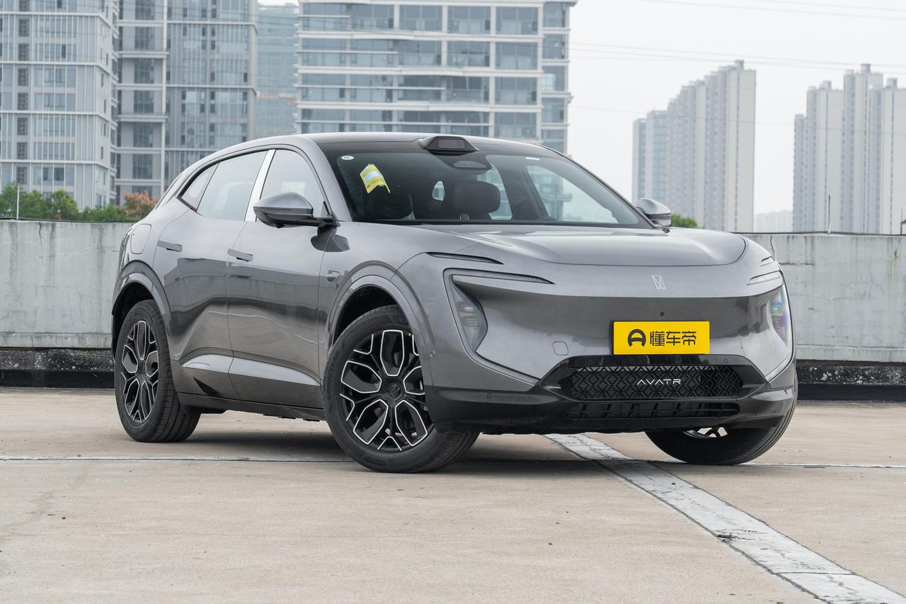 阿维塔07作为中型智能SUV，性价比还挺突出的。优点是全系标配华为智驾，配