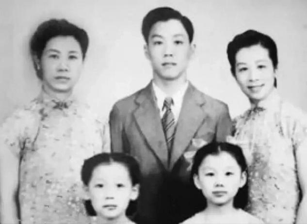 李鸿章的侄孙女李国秦因为不能生育，就收养了一个漂亮的养女。有一天，养女突然怀孕了