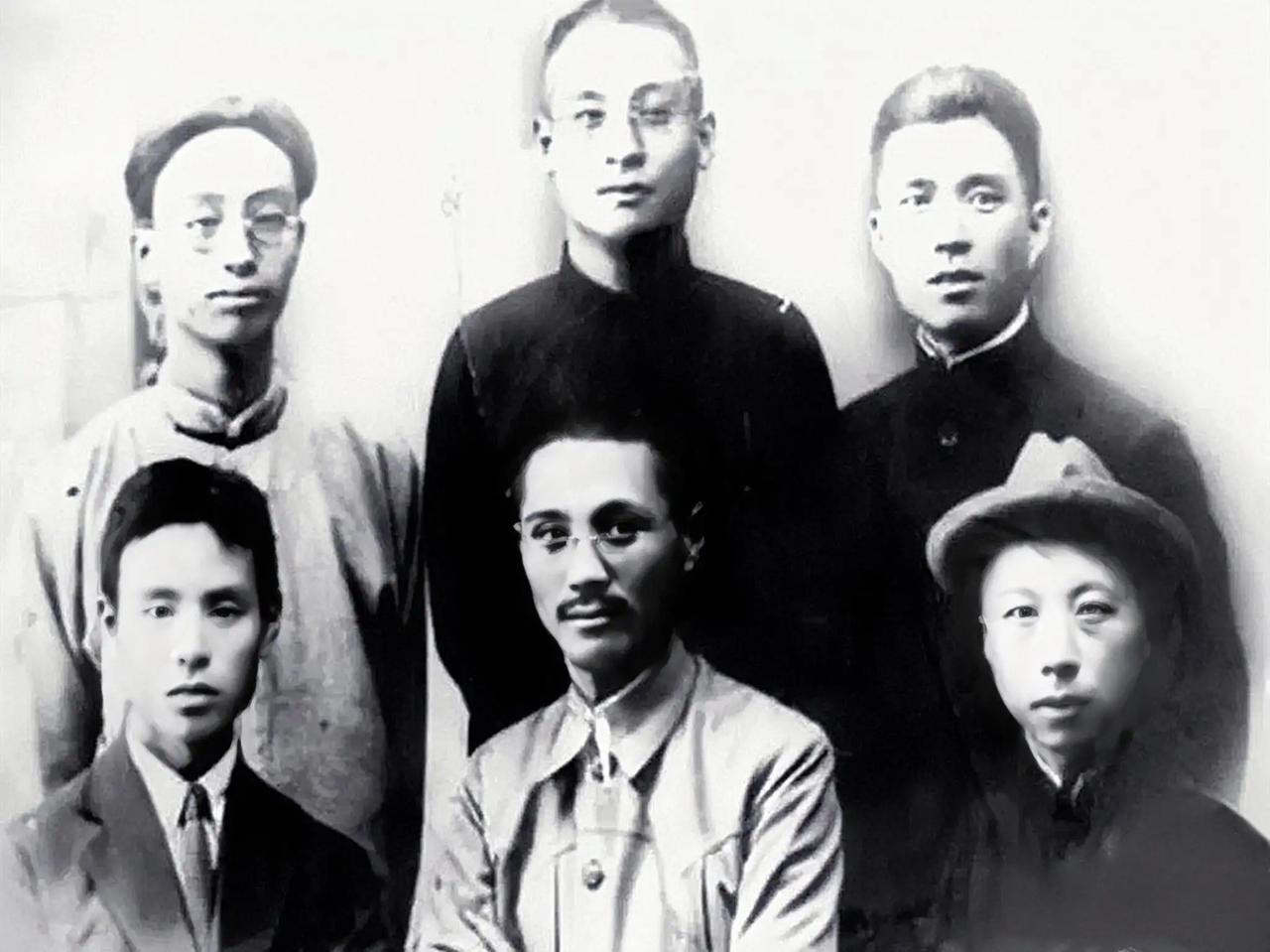 “世人都怕魔鬼，但魔鬼怕<em>王亚樵</em>，蒋介石一提这个人，假牙就发酸。<em>王亚樵</em>究竟有多猛