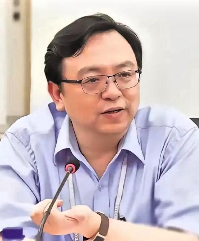 比亚迪负债6679亿，净利润还有123亿，很多人一看就慌了。但真相是，这6679