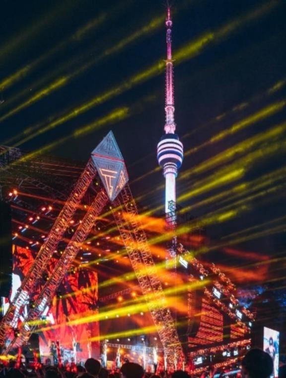 全球主流媒体彻底变风向了！美、德、法、英、韩、加等国的镜头，不再东奔西跑找话题，