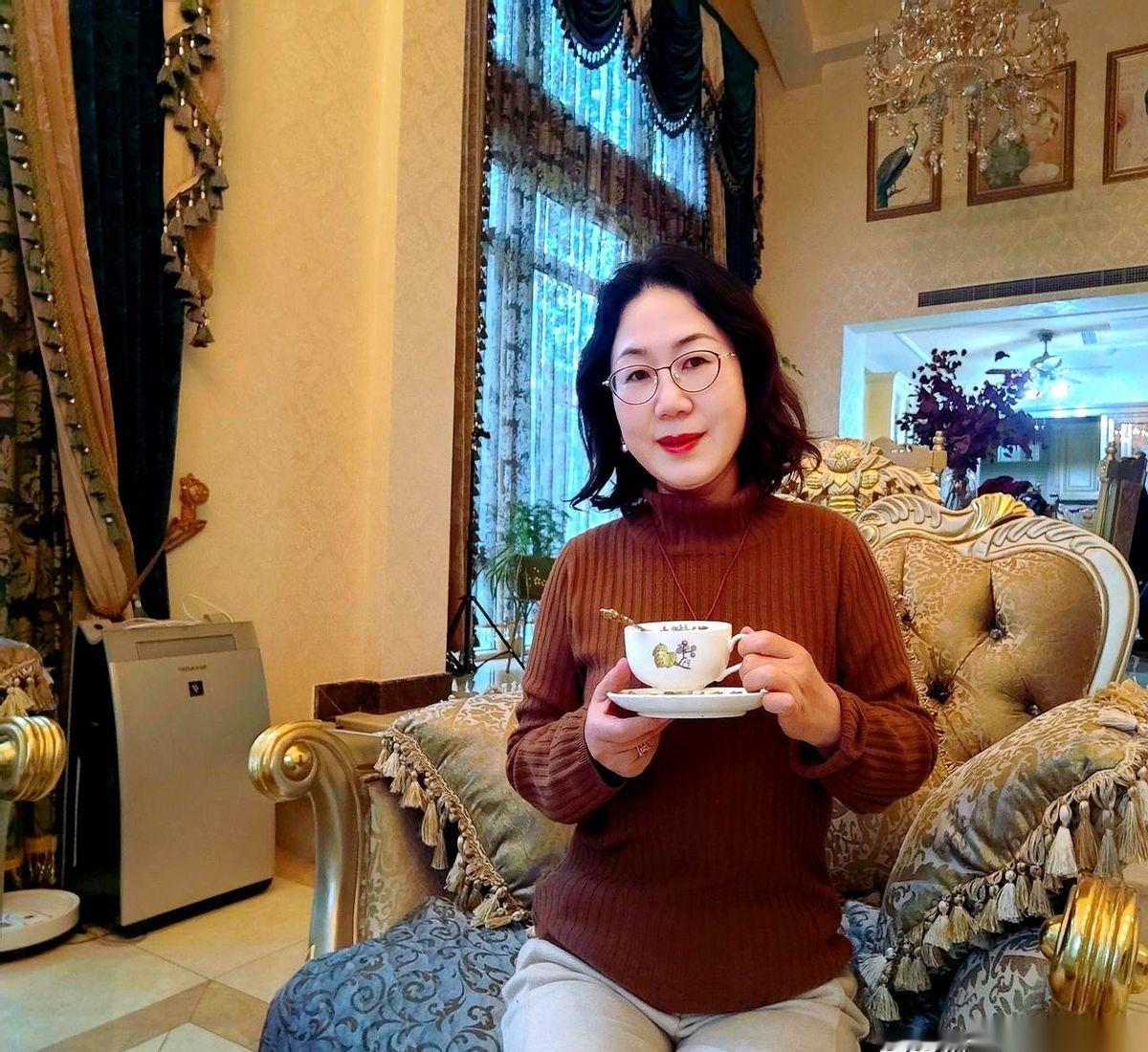 都说我运气好。九十年代，刚到北海第四天，就进了当地最好的信用社。可真是这样吗