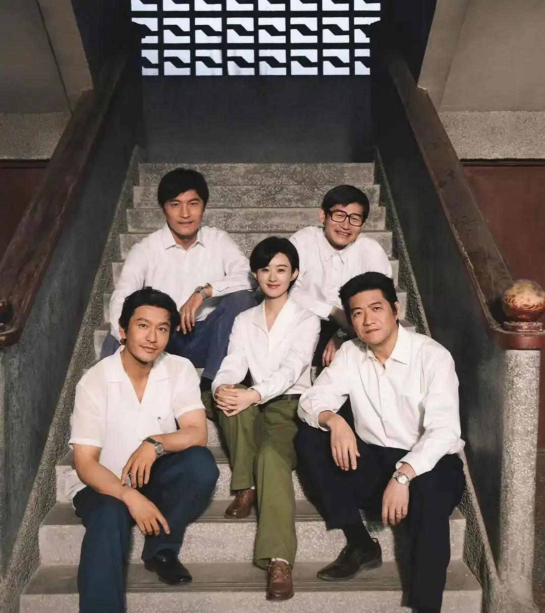 2026年开年，央视八套播出的《小城大事》直接冲上热搜，这部剧讲的是1984年浙