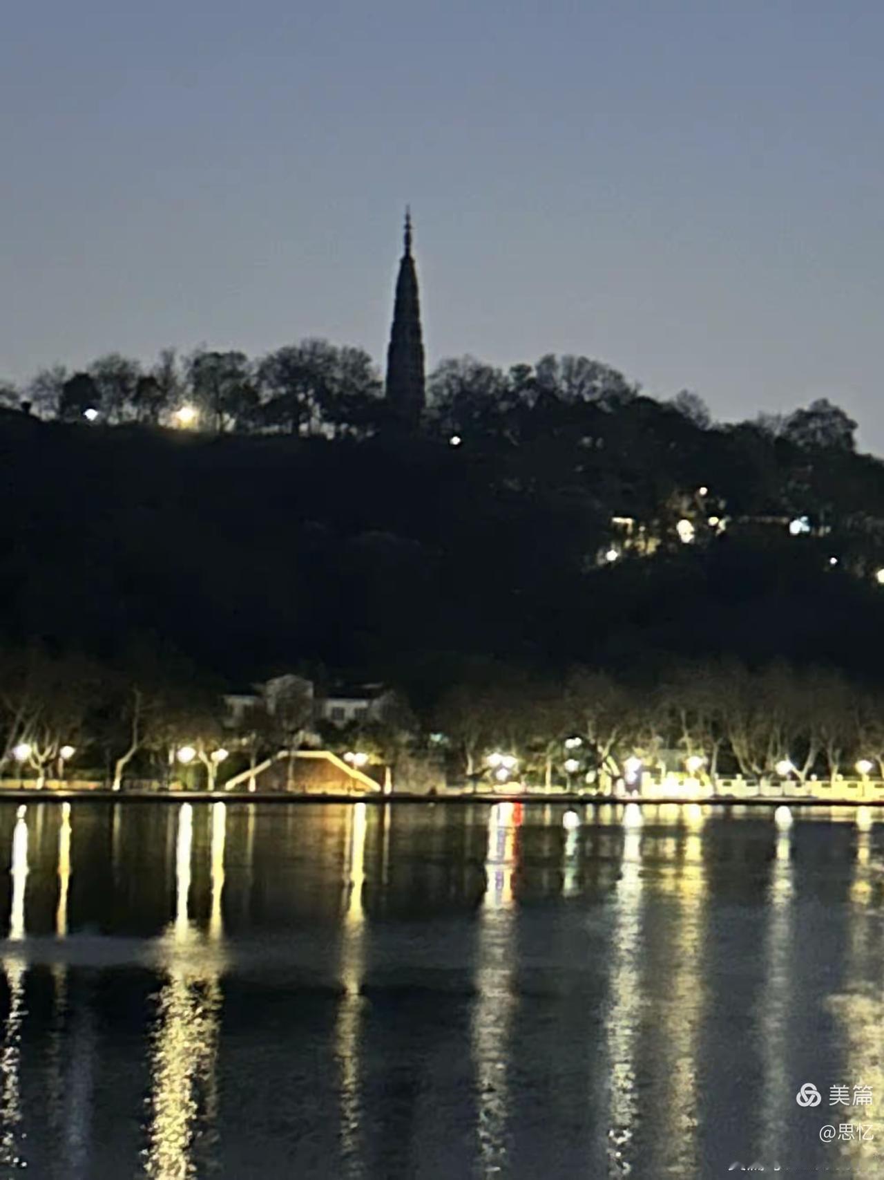 西湖区全封闭校园引热议：是保护还是束缚？杭州西湖区多所校园突然实行全封闭管理