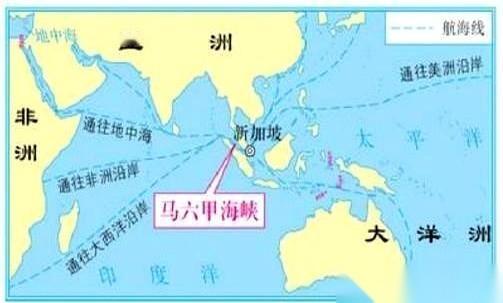 很多人都以为，马六甲是新加坡的收费站，我们来来往往的船，都得给人家交过路费。我