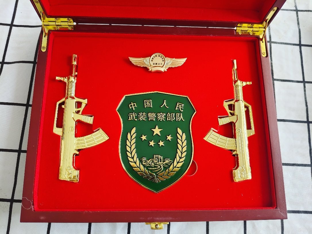 【哨位抽奖】八一建军节你们最期待的抽奖来啦！关注我，转发并评论本条，留下你