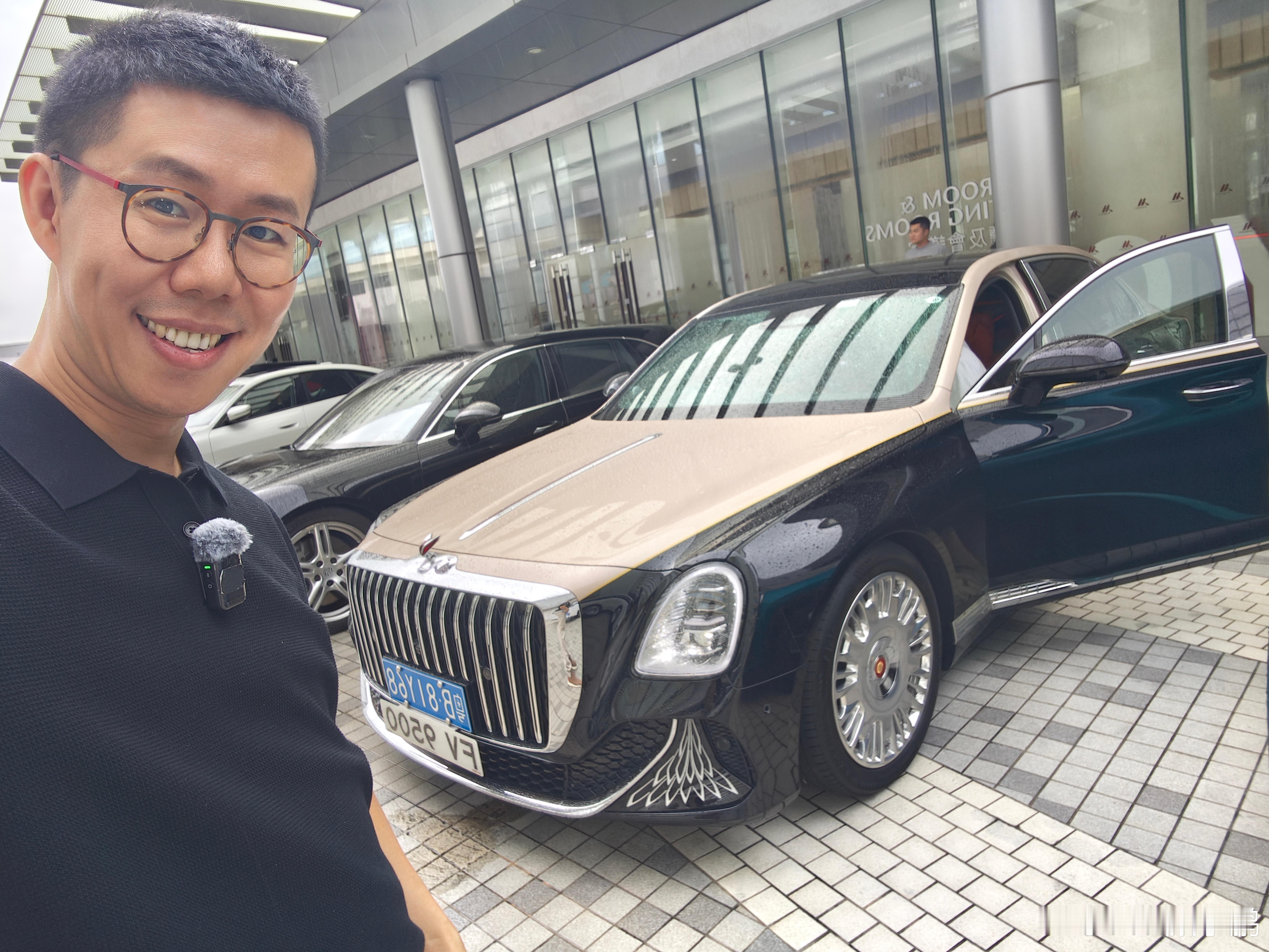 这是我今天在香港的座驾，怎么样[微笑]​​​