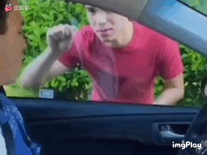 OMG，你可真是个好人不过这招对新能源无效鬼知道它们的雨刷开关在哪里