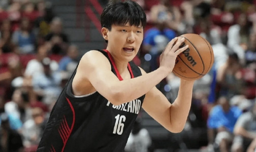 杨瀚森回应锡安的评价：兄弟，我也爱你的比赛风格NBA夏联开拓者93-87击败