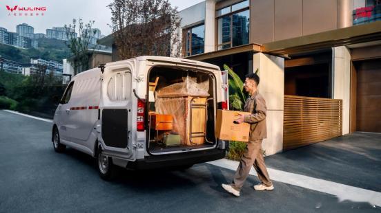 2026款五菱扬光加码上市今天26款五菱扬光正式上市。在新能源轻客这个领域已