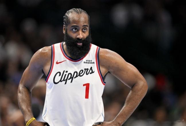 2月3日讯名记Shams报道，哈登正寻求在本赛季交易截止日（北京时间2月6日凌