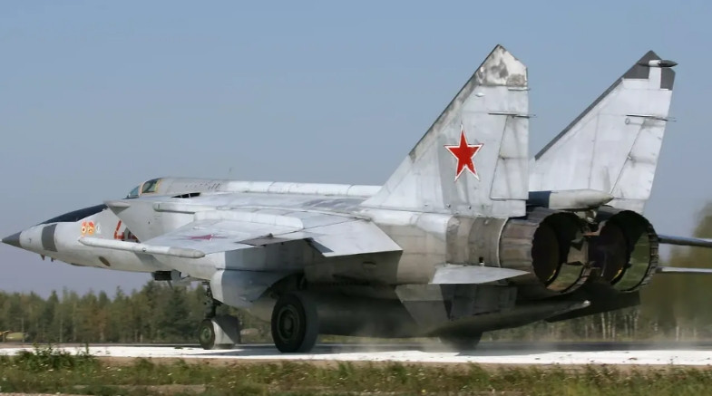 为什么<em>米格25</em>的影响那么大？<em>米格25</em>是迄今为止，唯一做到在没有制空权，被不断