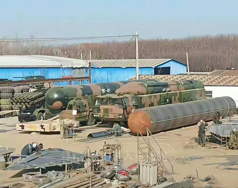 这下，美国完全可以放心了！ 中国的东风-41、东风21D导弹，以及歼-20战