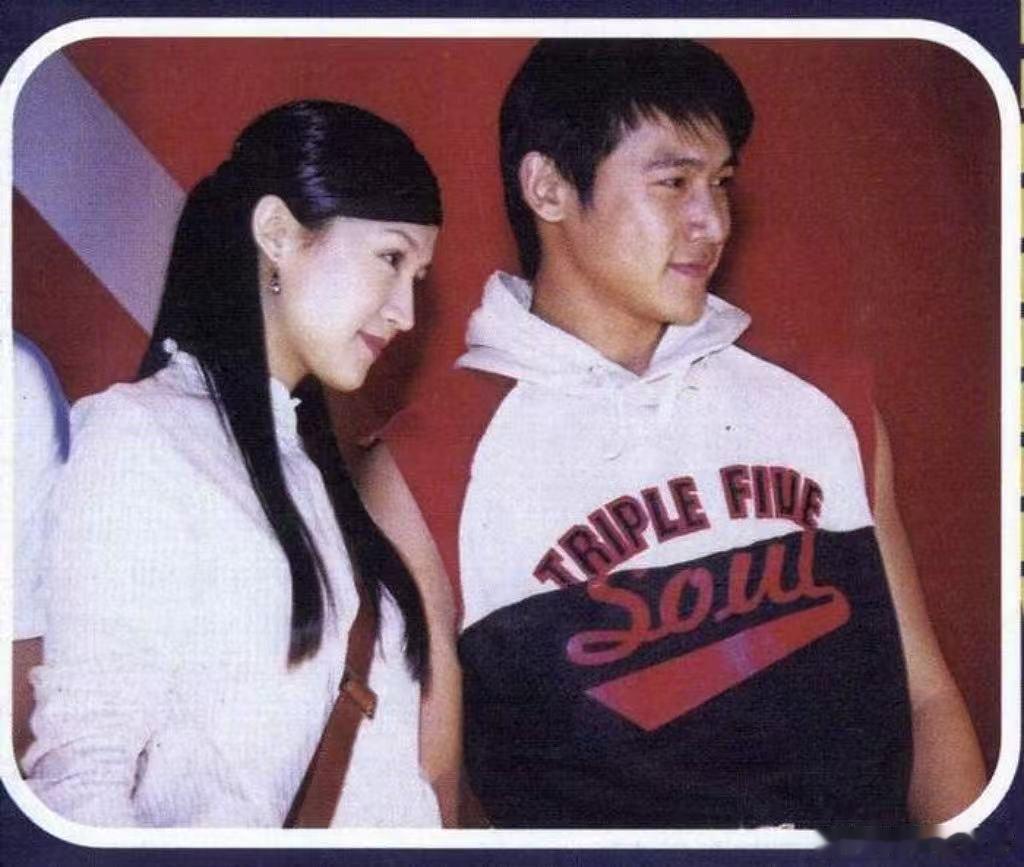 陆毅自制手串给鲍蕾当生日礼物爸爸当家5这期太好哭了女儿做视频、老公做手串，鲍蕾