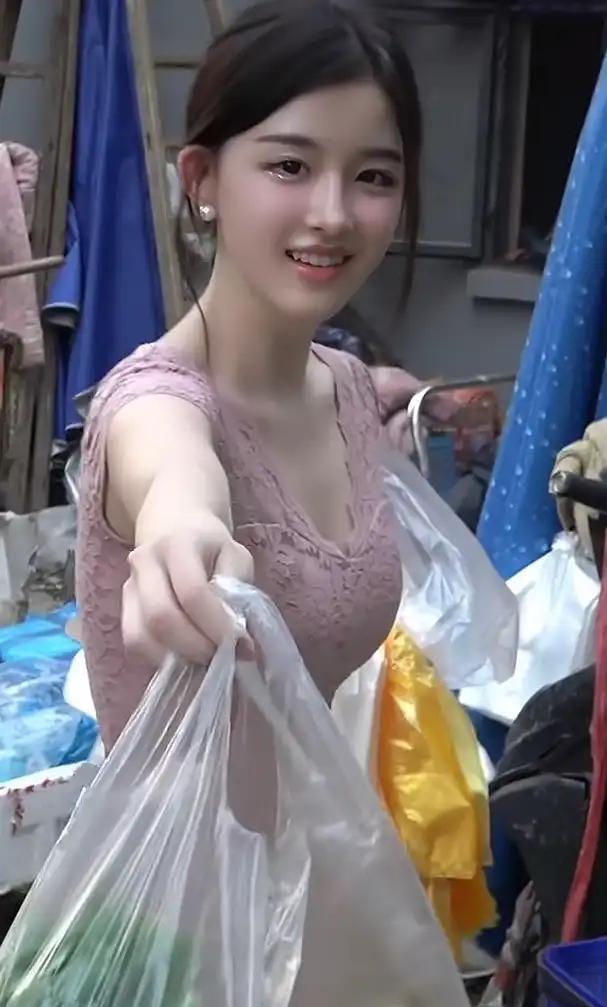 表弟天天往菜市场跑，现在好了，我也喜欢上买菜了。