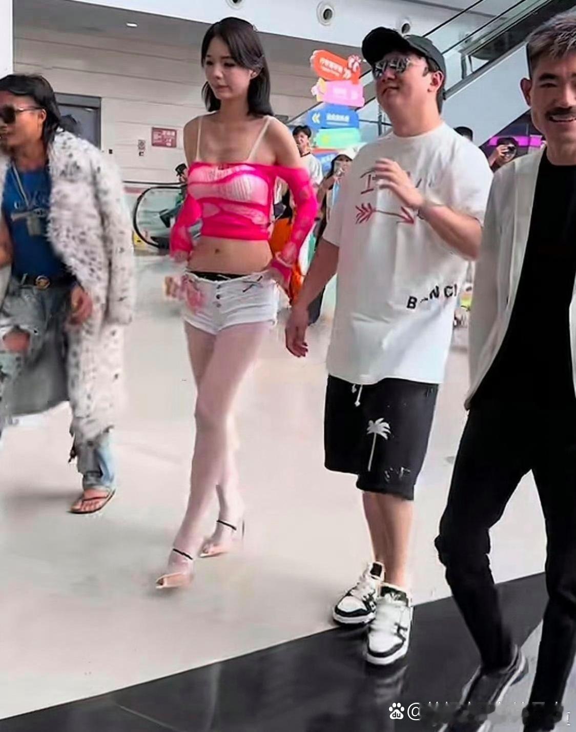 女友好像又不一样了​​​