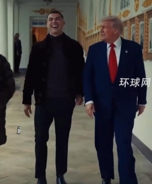 C罗和特朗普在白宫肩并肩散步的画面一曝光，网友们集体懵圈了，这是什么梦幻同框，比
