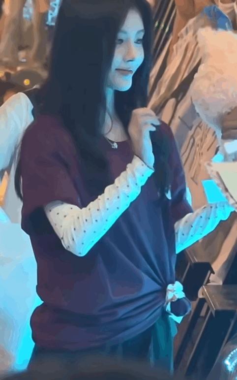 天呢，鞠婧祎太好了、舍不得粉丝送这么贵的礼物。​​​