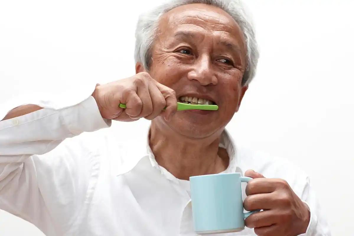 寿命长不长，牙齿先知？60岁后，掉牙多的人活得久？告诉你答案老话常说“牙好胃