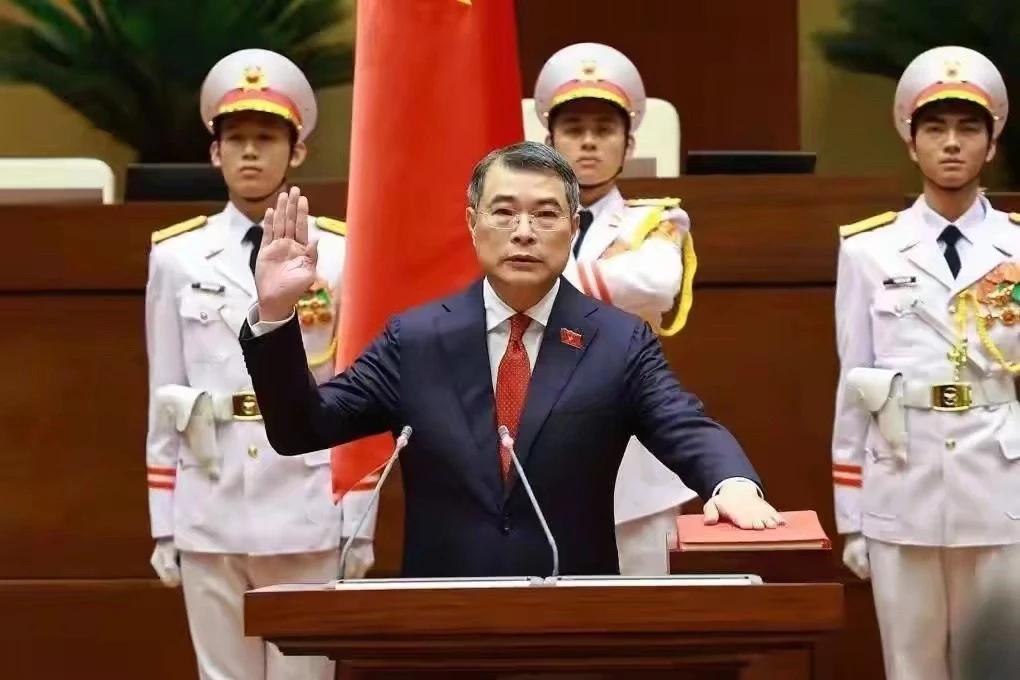 法国殖民近百年、美国轰炸二十年，越南为何偏偏只恨中国？翻开越南的中学历史课本，世