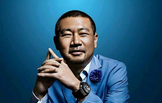 葛卫东家族已经清仓了消费股，全部押注于硬科技。他们家族有三个名人，葛卫东本人、