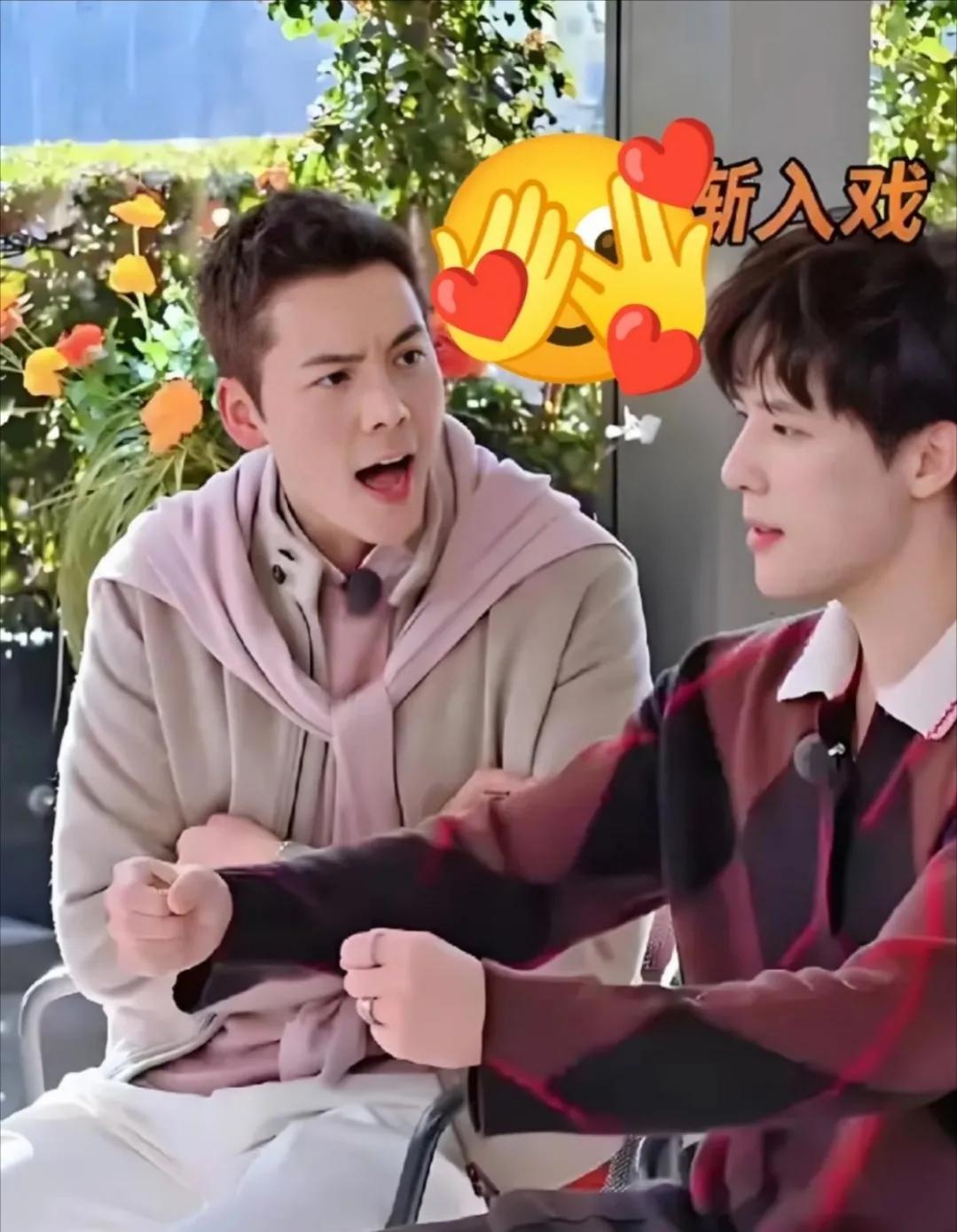 王安宇意外公布陈伟霆孩子名字！陈伟霆录节目逛街时发现了一家手工店，是做帽子的