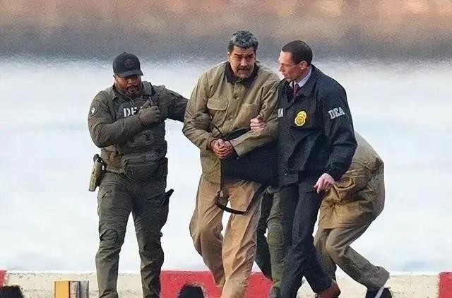 美军爆惊天丑闻！一名参与抓捕马杜罗的美军特种兵，利用内部消息，对赌狂赚40万，事