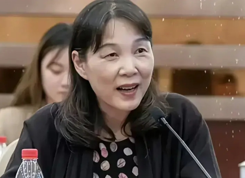 现在社会上小三，和小三生的小小三，已经是个庞大的群体了吗？好像是这样。看看现在，